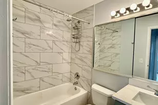 330 Hampton Ct, Bloomingdale, IL 60108 - Photo 13