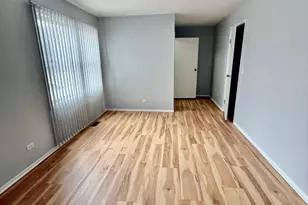 330 Hampton Ct, Bloomingdale, IL 60108 - Photo 9