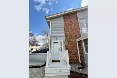 330 Hampton Court #D, Bloomingdale, IL 60108 - Photo 3