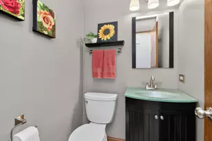 2123 Green Valley Rd, Darien, IL 60561 - Photo 13