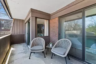 550 Timber Ridge Dr, Carol Stream, IL 60188 - Photo 9