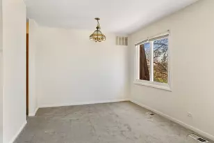 6818 Roberts Dr, Woodridge, IL 60517 - Photo 5