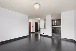 5011 Valley Ln, Streamwood, IL 60107 - Photo 5