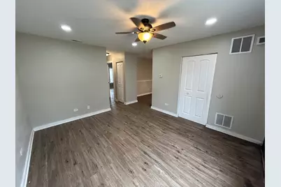 743 E Fullerton Avenue #105, Glendale Heights, IL 60139 - Photo 3