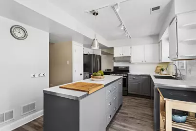 745 Buffalo Circle, Carol Stream, IL 60188 - Photo 5