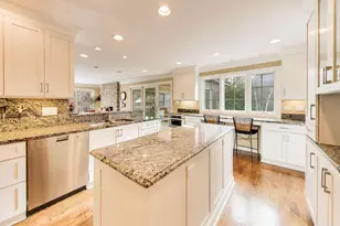 12 Warrington Dr, Lake Bluff, IL 60044 - Photo 11