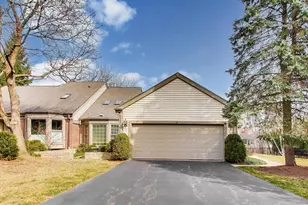 12 Warrington Dr, Lake Bluff, IL 60044 - Photo 1