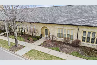 829 Stables Court W, Highwood, IL 60040 - Photo 1
