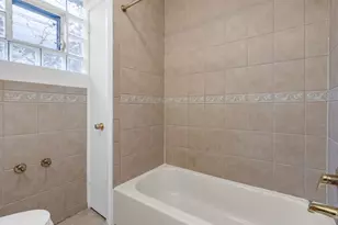 8406 S Oglesby Ave, Chicago, IL 60617 - Photo 23