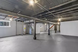 8406 S Oglesby Ave, Chicago, IL 60617 - Photo 45