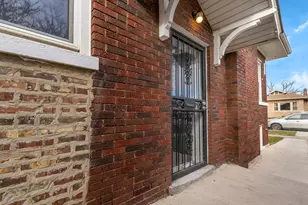 8406 S Oglesby Ave, Chicago, IL 60617 - Photo 5