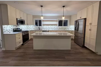 1390 Glen Hill Drive, Glendale Heights, IL 60139 - Photo 7