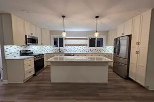 1390 Glen Hill Dr, Glendale Heights, IL 60139 - Photo 7