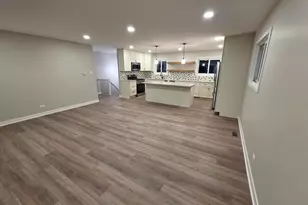 1390 Glen Hill Dr, Glendale Heights, IL 60139 - Photo 9