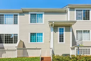 47 S Treehouse Ln, Round Lake, IL 60073 - Photo 1