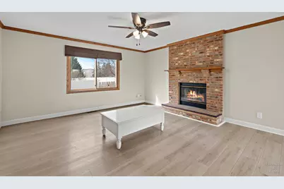 1343 Knollwood Circle, Crystal Lake, IL 60014 - Photo 17