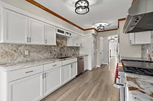 1343 Knollwood Cir, Crystal Lake, IL 60014 - Photo 9