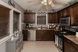 1125 17th Ave, Moline, IL 61265 - Photo 17