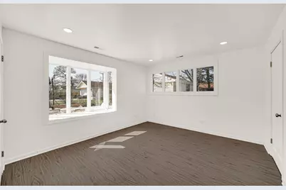 942 W Villa Drive, Des Plaines, IL 60016 - Photo 15