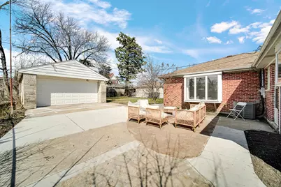 942 W Villa Drive, Des Plaines, IL 60016 - Photo 17