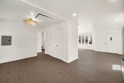 942 W Villa Drive, Des Plaines, IL 60016 - Photo 5