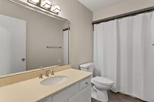 5911 36th Ave Ct, Moline, IL 61265 - Photo 17
