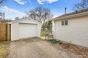 2617 W Emerald Ct, McHenry, IL 60051 - Photo 19