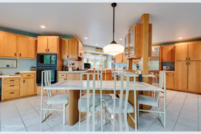 38W710 Bonnie Court, Saint Charles, IL 60175 - Photo 11