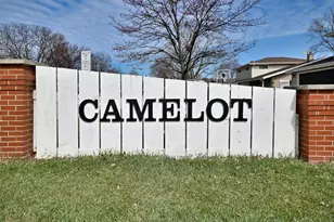 1303 E Ironwood Dr, Mount Prospect, IL 60056 - Photo 3