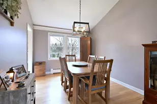 1303 E Ironwood Dr, Mount Prospect, IL 60056 - Photo 9