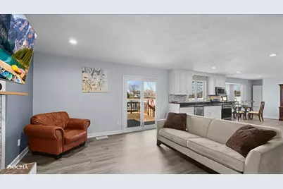 219 N Hickory Street, Cortland, IL 60112 - Photo 3