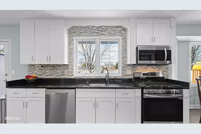 219 N Hickory Street, Cortland, IL 60112 - Photo 5