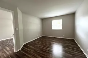 546 E Shag Bark Ln, Streamwood, IL 60107 - Photo 9