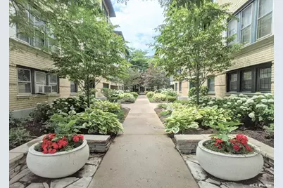 4312 N Clarendon Avenue #1200, Chicago, IL 60613 - Photo 1