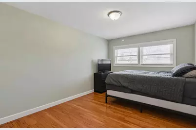 9829 S 51st Avenue, Oak Lawn, IL 60453 - Photo 9