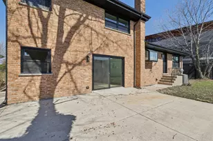 8135 W Rascher Ave, Chicago, IL 60656 - Photo 41