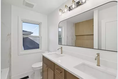 8135 W Rascher Avenue, Chicago, IL 60656 - Photo 23