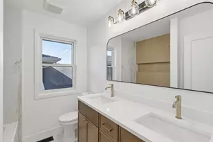 8135 W Rascher Ave, Chicago, IL 60656 - Photo 23