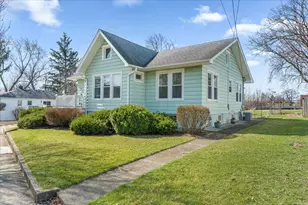 140 S Oriole Trail, Crystal Lake, IL 60014 - Photo 1