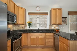 1242 W Ohio St, Chicago, IL 60642 - Photo 9