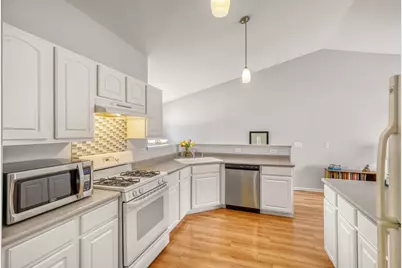 273 Nicole Drive #E, South Elgin, IL 60177 - Photo 5