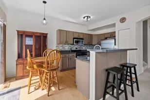 362 N Keswick Cir, Round Lake, IL 60073 - Photo 9