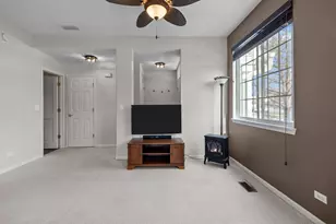 362 N Keswick Cir, Round Lake, IL 60073 - Photo 5