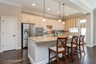 1236 N Webster St, Naperville, IL 60563 - Photo 3