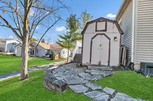 24W474 Surf Ct, Naperville, IL 60540 - Photo 19