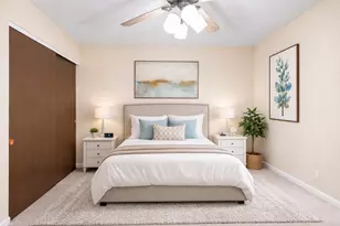 24W474 Surf Ct, Naperville, IL 60540 - Photo 7