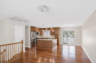 24W474 Surf Ct, Naperville, IL 60540 - Photo 3