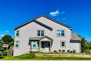 517 Willow Way, Lindenhurst, IL 60046 - Photo 1