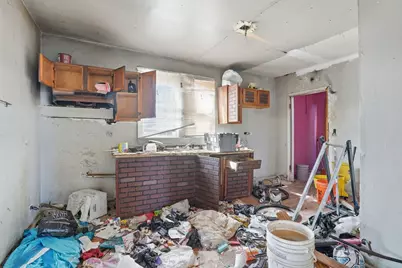 122 W 150th Street, Harvey, IL 60426 - Photo 3