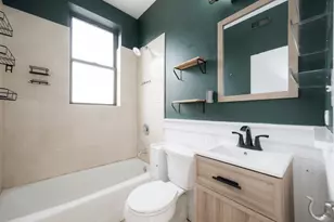 3052 W Sunnyside Ave, Chicago, IL 60625 - Photo 13